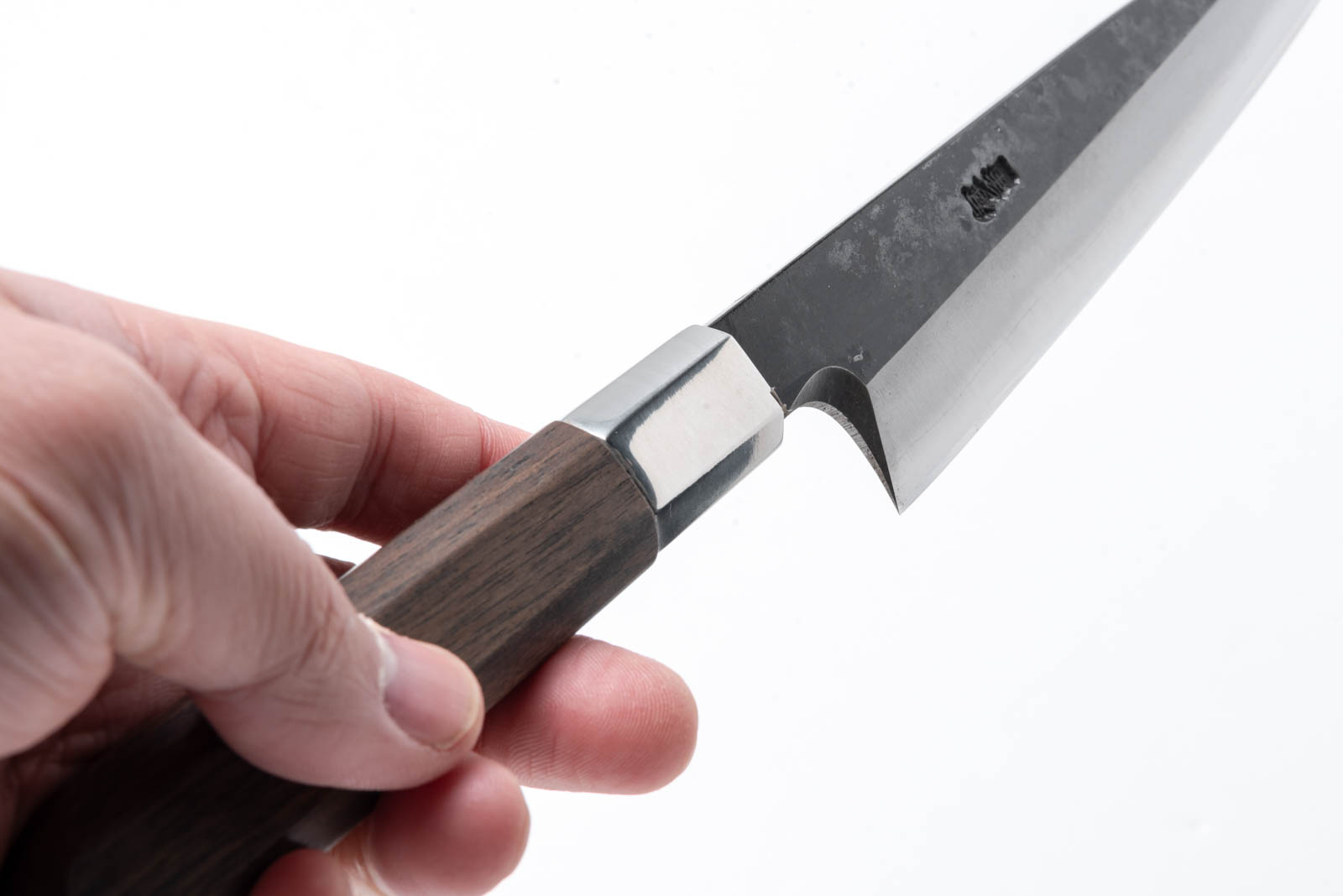 胡桃柄 鉄・鋼(青二) 黒打片刃捌き包丁 5.5寸 - 画像 (5)