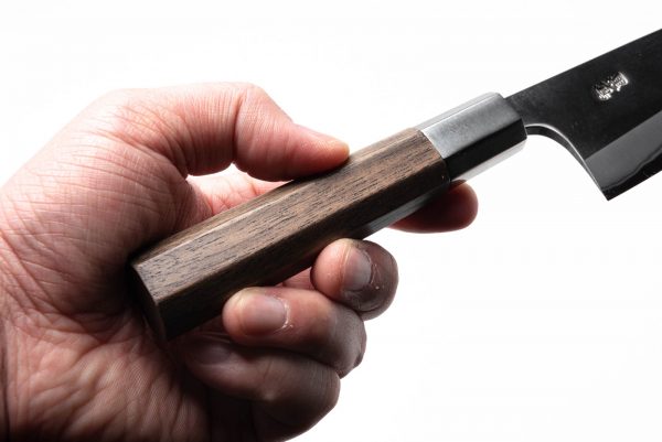 在庫処分品 八角胡桃柄 ステンレス・鋼（青二）小出刃包丁 3.5寸