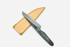 鉄・鋼（青二）黒打ちナイフ　　4寸