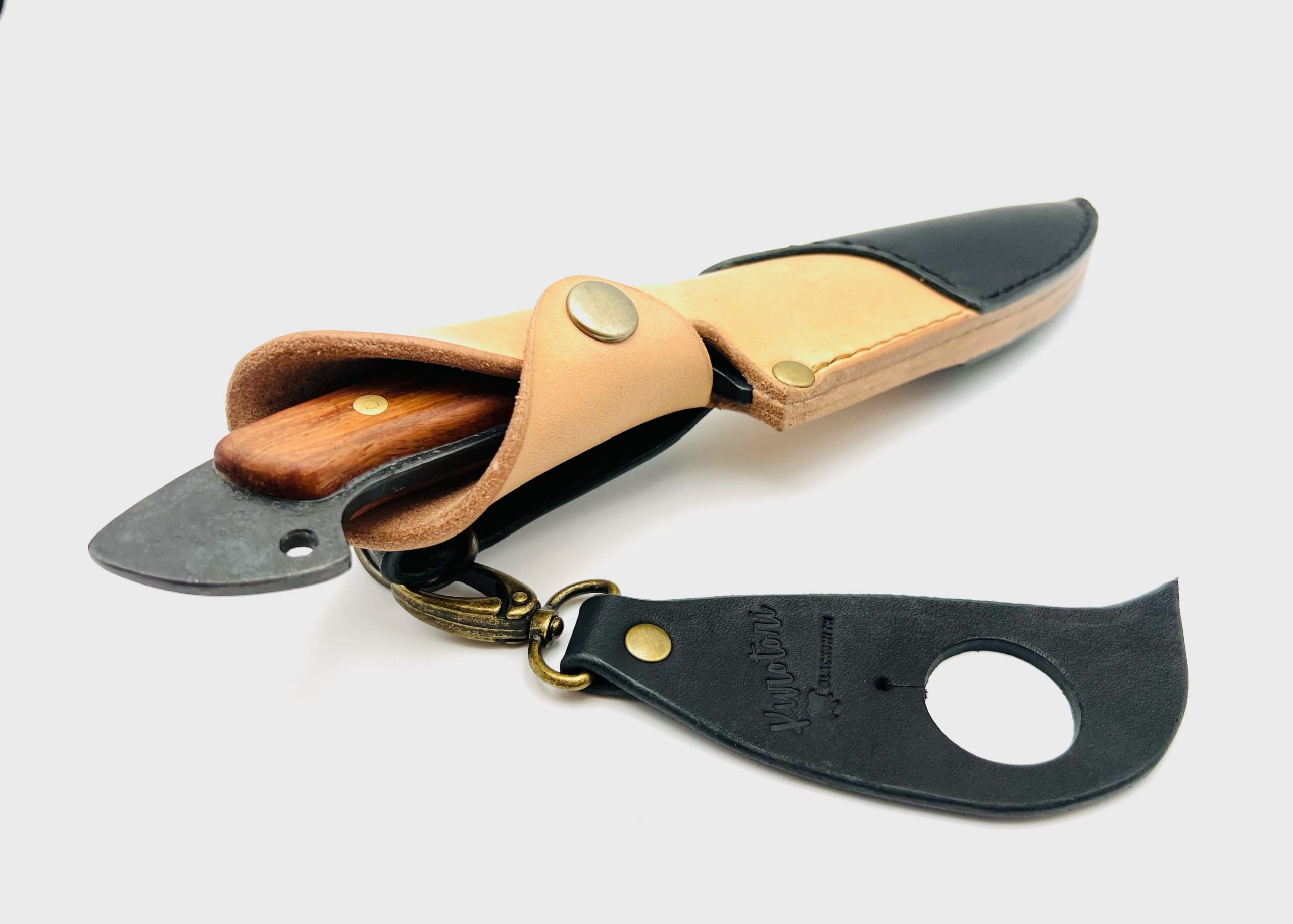 鉄・鋼(青二) 黒打ちアウトドアナイフ 胡桃柄リベット止め 3.5寸 - 画像 (4)