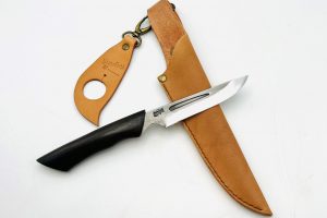 胡桃柄　銀三ステンレス　梨地ナイフ