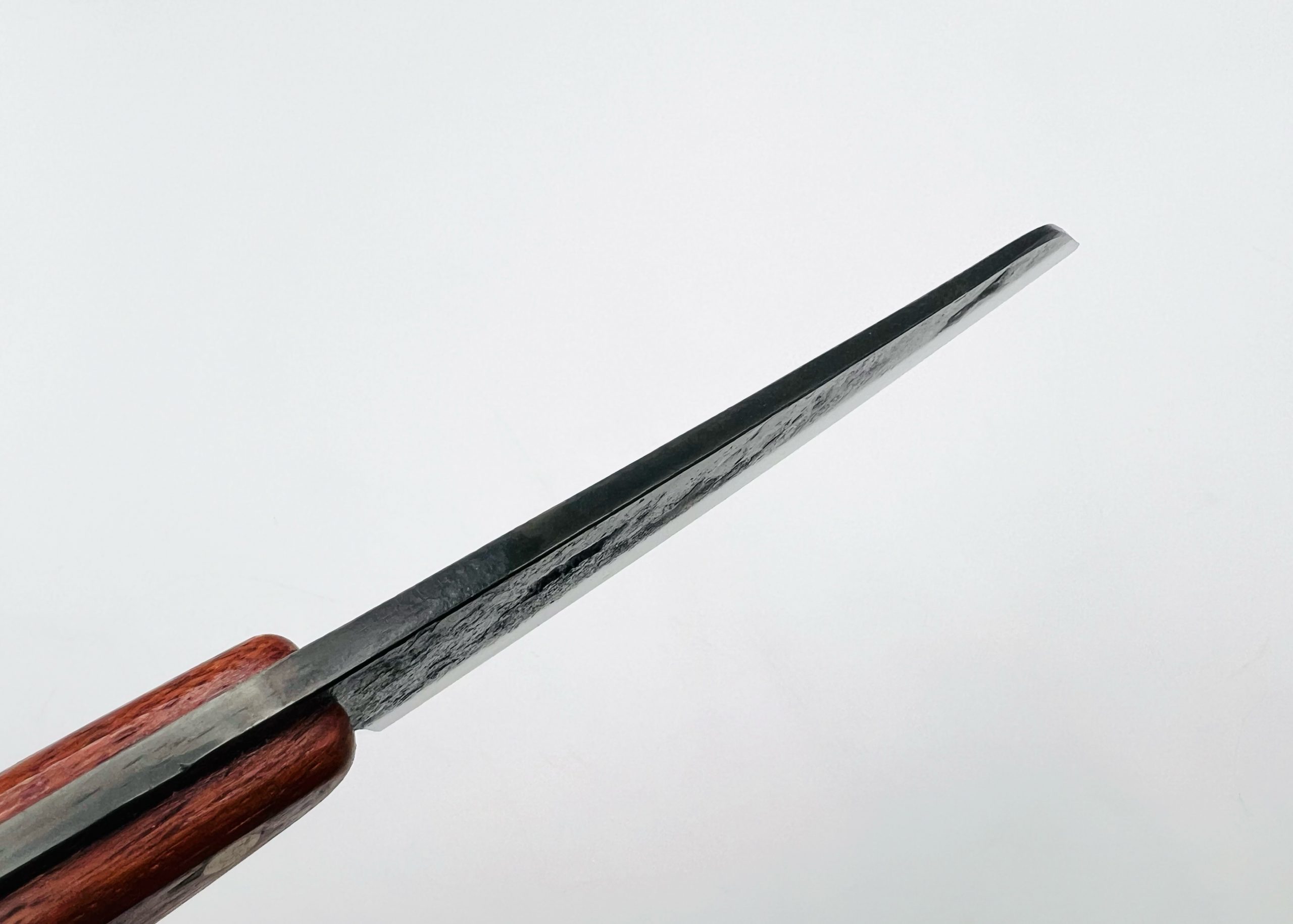 鉄・鋼(青二) 黒打ち包丁 5寸 花梨柄リベット止め フルサック - 画像 (5)