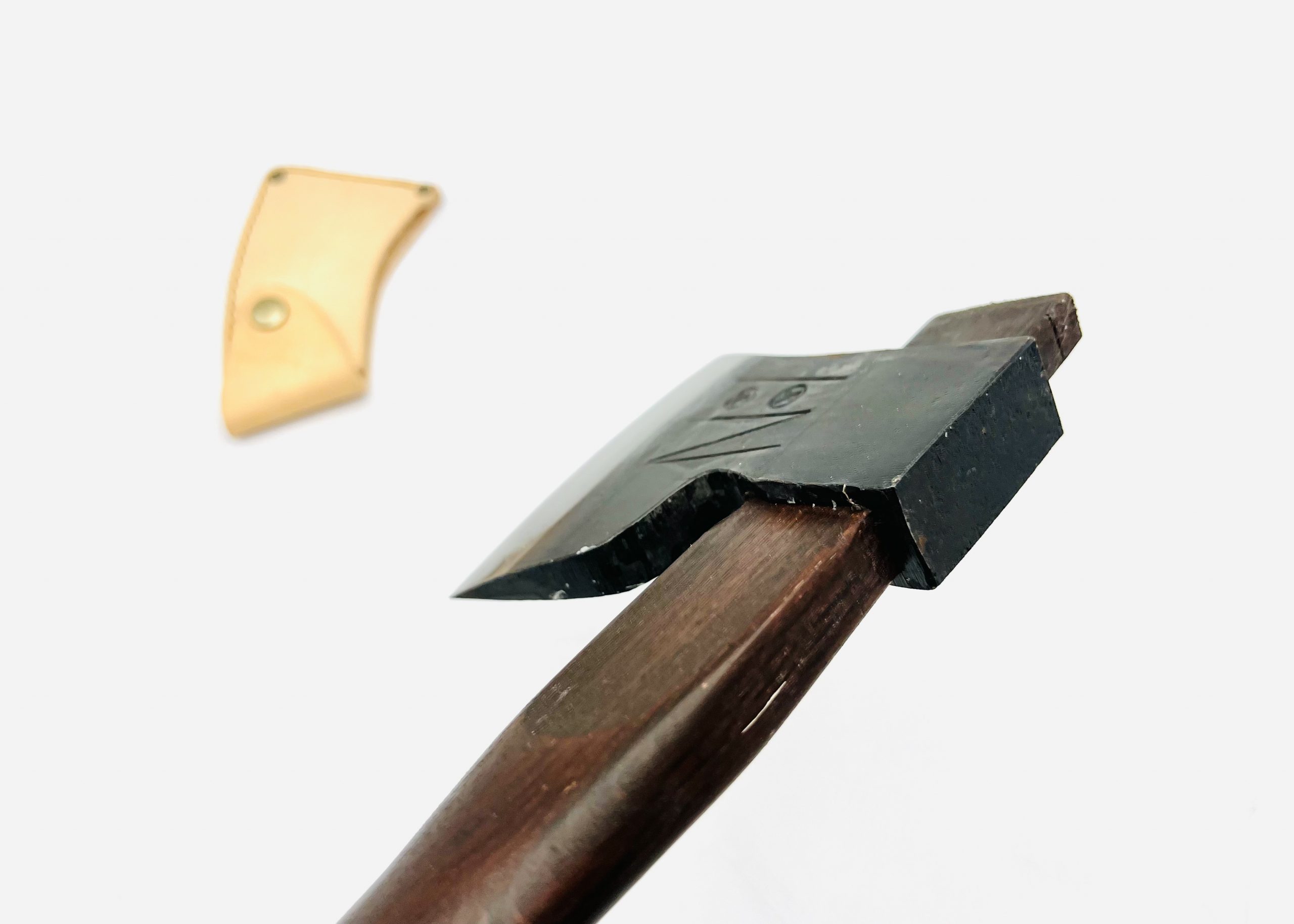 樫柄 鉄・鋼(青二)手斧(大) シュロ縄&革シース付 - 画像 (3)