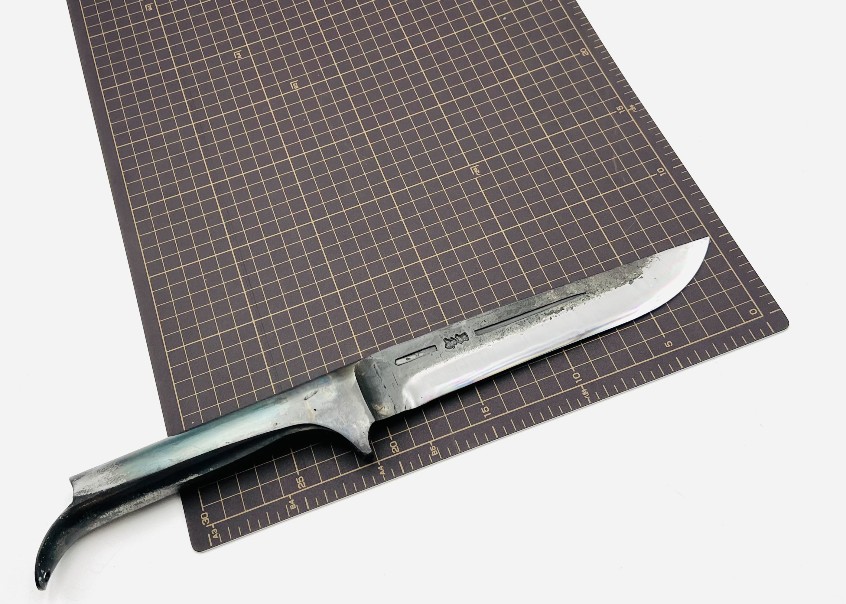 鉄・鋼(青二)パイプ柄剣鉈6寸 ツートン型押しシース付 - 画像 (5)