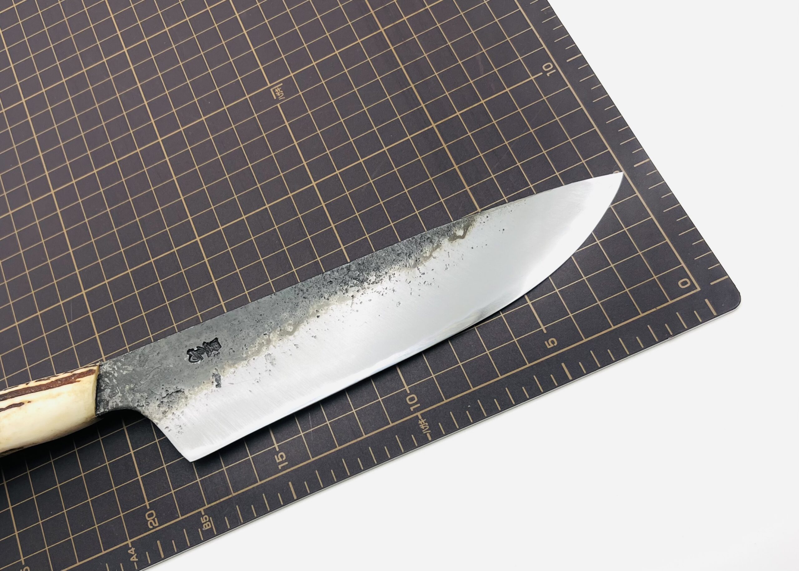 鉄・鋼（青二） 黒打鹿角柄ナイフ 6寸 – 土佐打刃物黒鳥