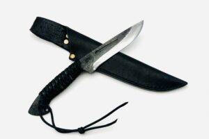 鉄・鋼（青二) 黒打ち　細身アウトドアナイフ 紐巻 シース付